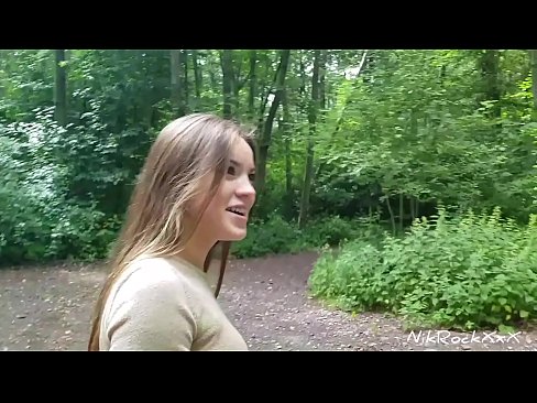 ❤️ Ik stelde Evelina foar dat wy op in iepenbier plak neuke! Se sei ja. Dan ik neukte har yn 'e kont en cum yn har mûle. Doe pikte se harsels. ☑ Fuckfideo op fy.sexarxiv.ru ❤